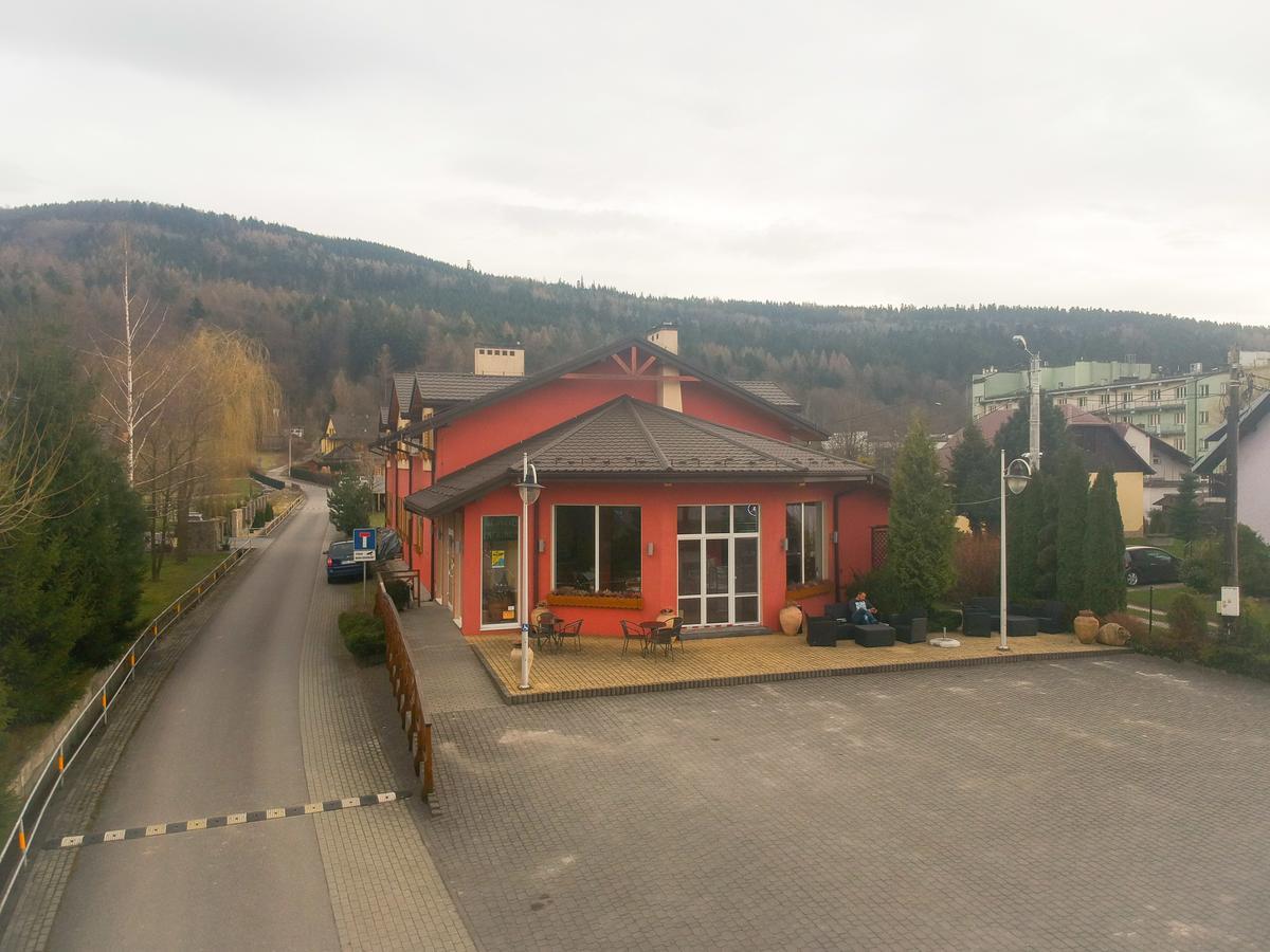 Hotel Krak Myślenice Exteriér fotografie